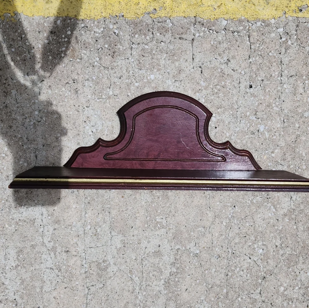 Vintage Gold Trimmed 17